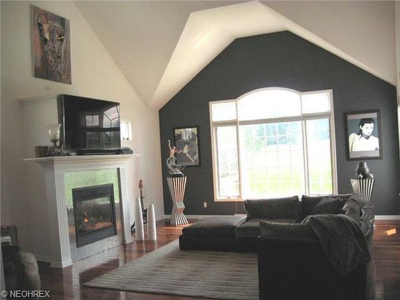3rd image of 4080 Hedgewood Dr
