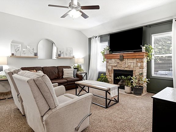 4th image of 511 N Rebecca Ln