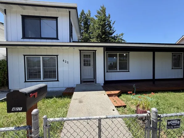 421 S 9th St, Coos Bay, OR 97420