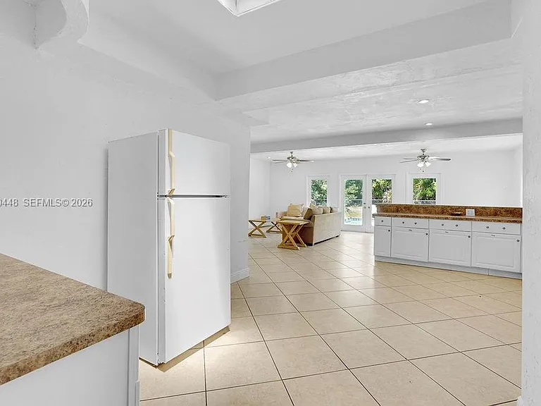 2417 Pierce St — Photo 8