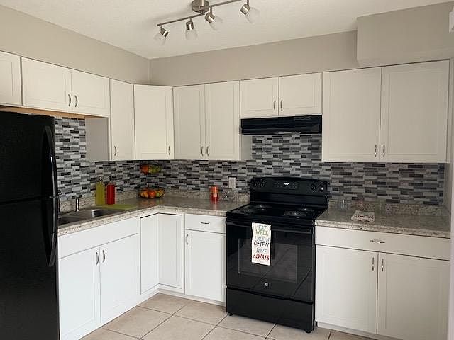 1st image of 913 Catherine Ave