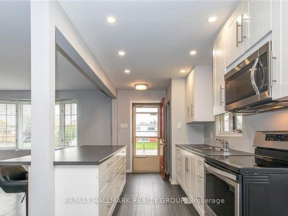 4th image of 1387 Sault St #A