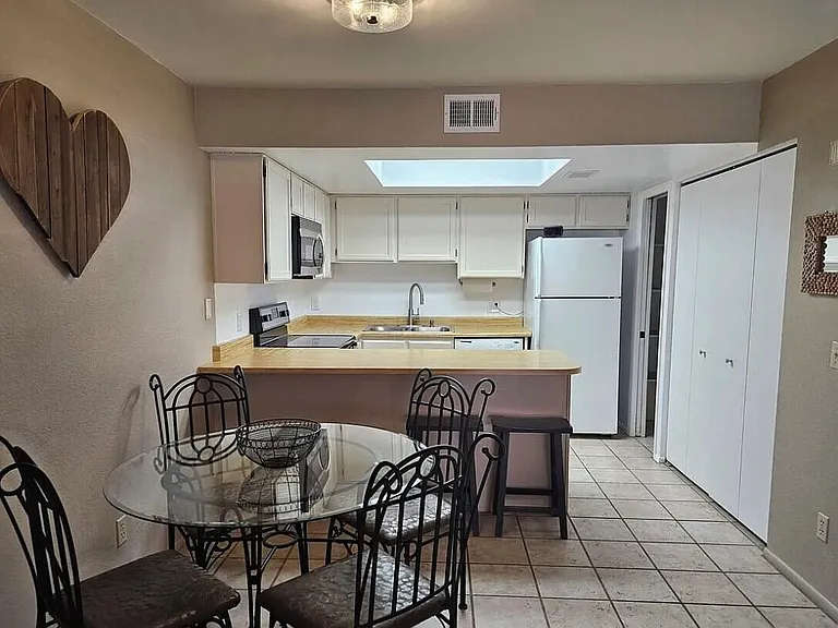 2123 E Kirkland Ln #3 — Photo 3