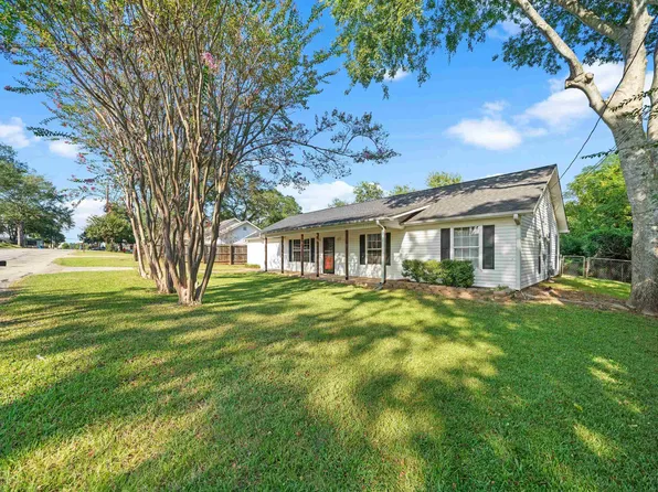 203 Crestview St, Whitehouse, TX 75791