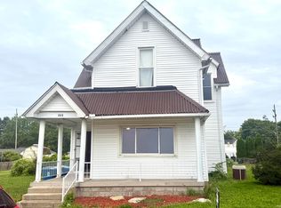 809 N Jefferson St, Converse, IN 46919