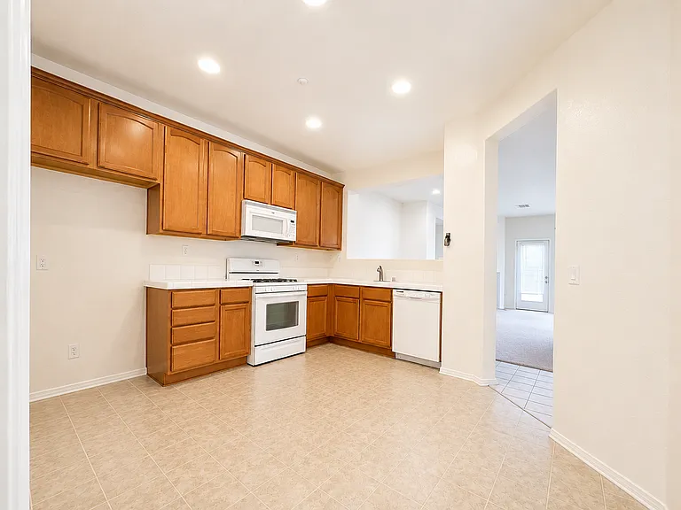 15325 Oak Tree Dr #104 — Photo 5