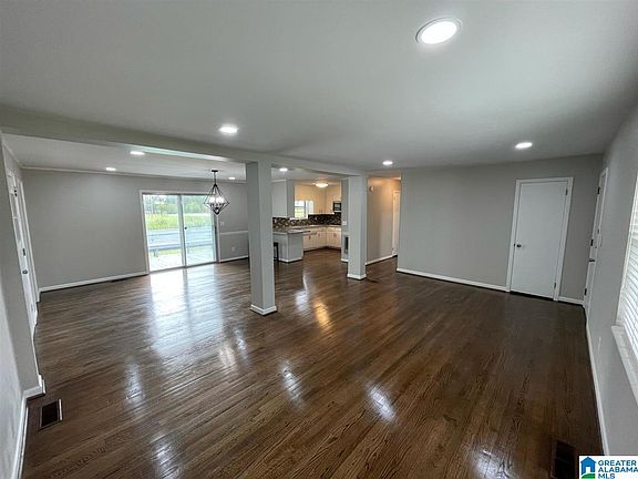 4th image of 616 Holly Dr