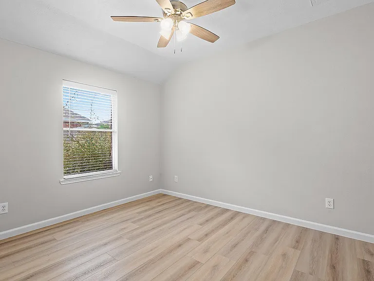 25910 N Lakefair Dr — Photo 25