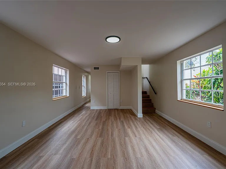 370 Flagami Blvd — Photo 11