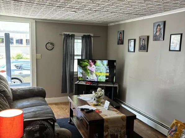 21 Vaness Street, Sanford, ME 04073