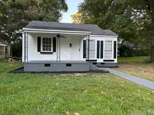 309 E 15th St, Hope, AR 71801