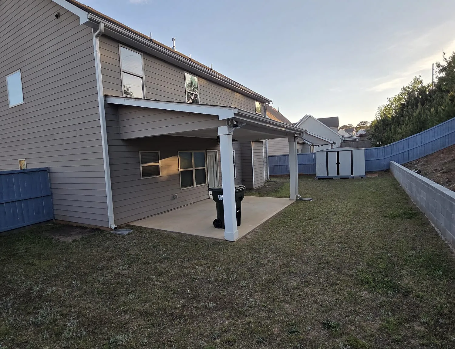 4 bed, 2328 sqft, $2,500 — Photo 4