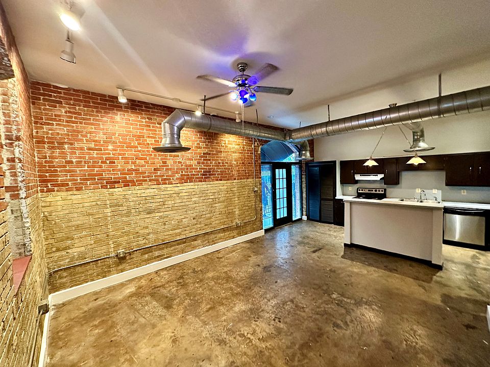 Open Living, island and kitchen area