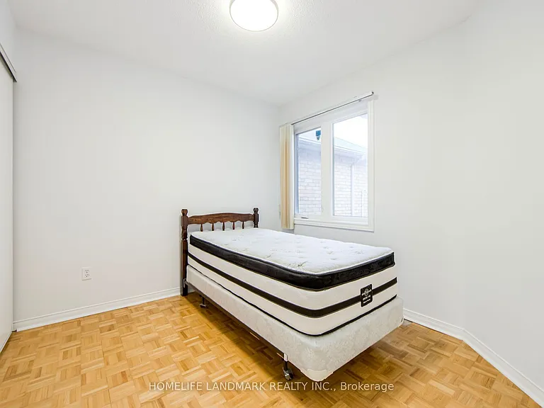 25 Warner Ave — Photo 18