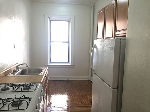 4th image of 284 Eastern Pkwy APT 2J