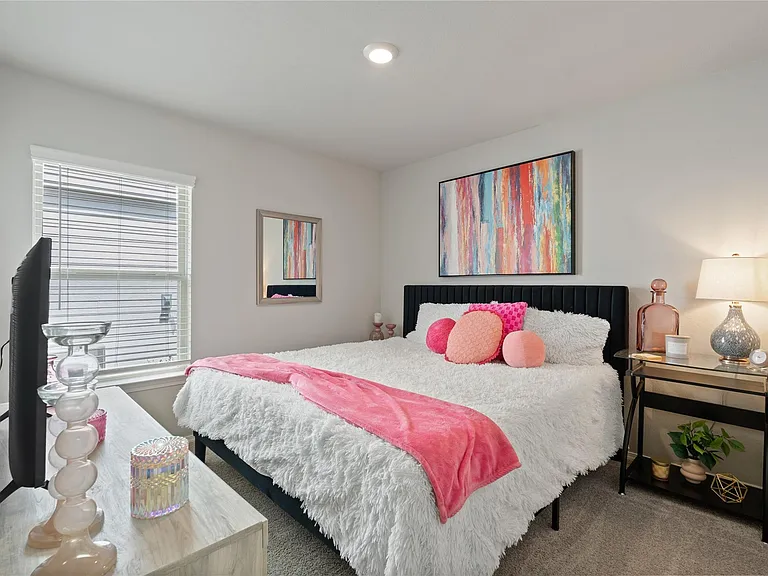 534 Dalloway St — Photo 10