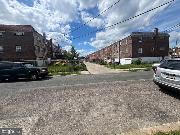 3rd image of 1412 E Sharpnack St