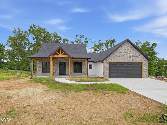 2nd image of 3761 Cresswell Dr