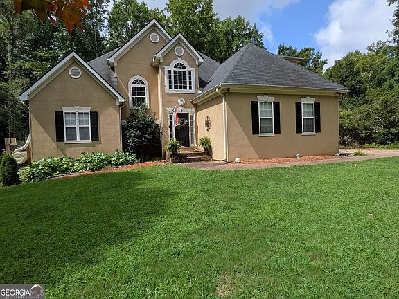 2nd image of 95 Crescent Cir