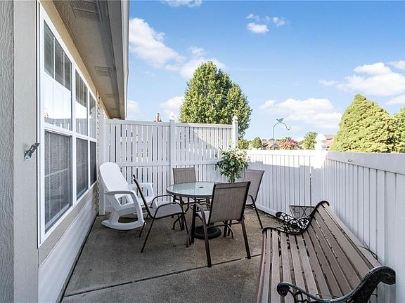 3rd image of 6211 Robinwood Dr