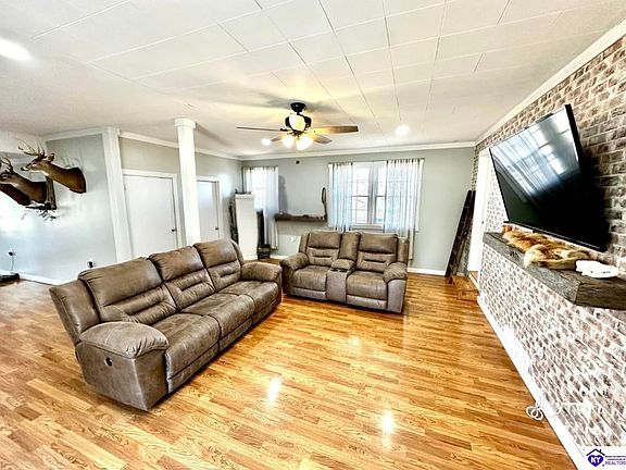 2nd image of 504 Milby St