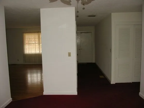 112 Walnut Dr, Enterprise, AL 36330