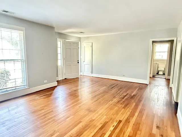 600 W Cedar St — Photo 2