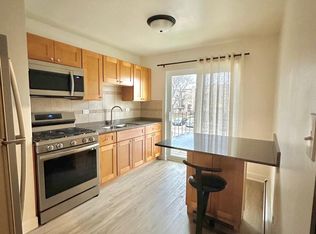 404 Inland Dr APT 2B, Wheeling, IL 60090