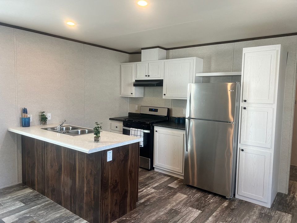 1st image of 26 Aspen Dr