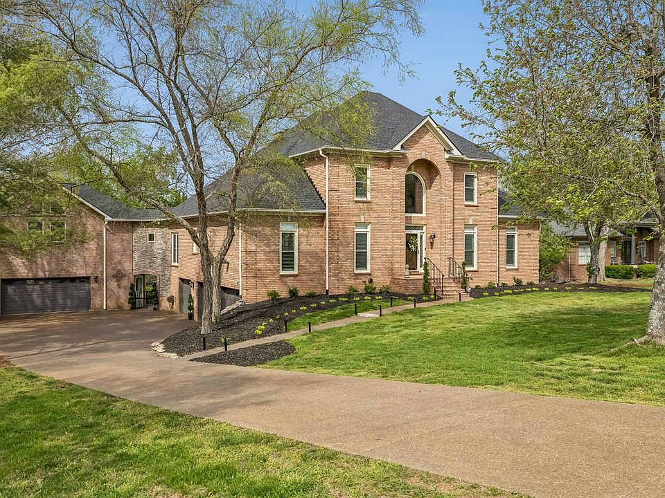 1st image of 1018 Heritage Woods Dr