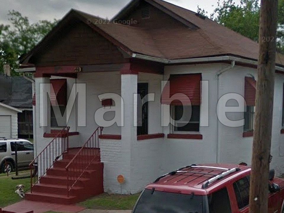 1st image of 525 Alexander Pl
