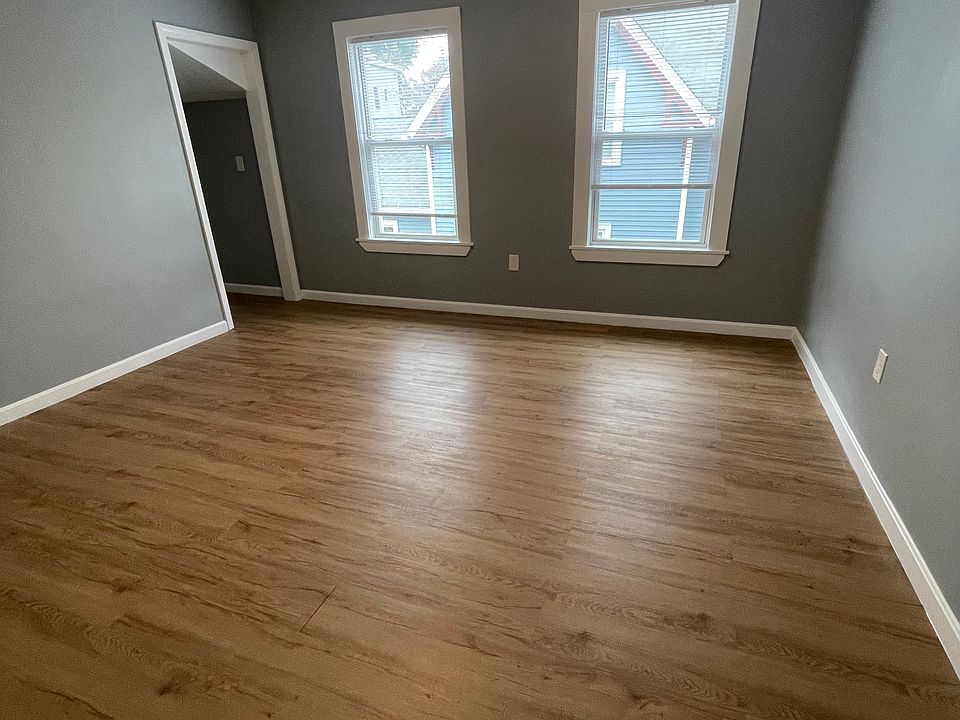 2nd image of 15 Townsend St #2
