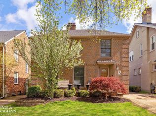 258 Merriweather Rd, Grosse Pointe Farms, MI 48236