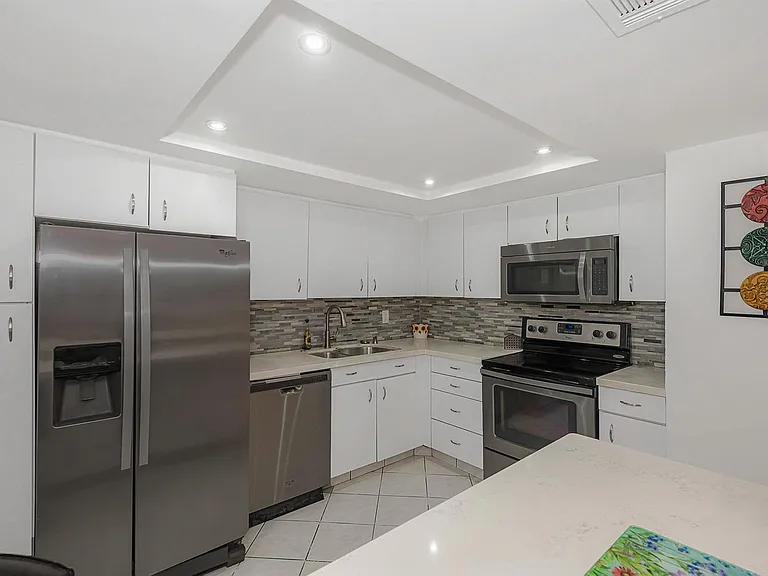 1333 E Hallandale Beach Blvd #101 — Photo 2