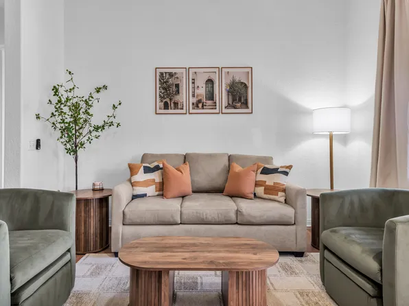 50690 Santa Rosa Plz, La Quinta, CA