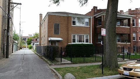 1st image of 4015 W Oakdale Ave