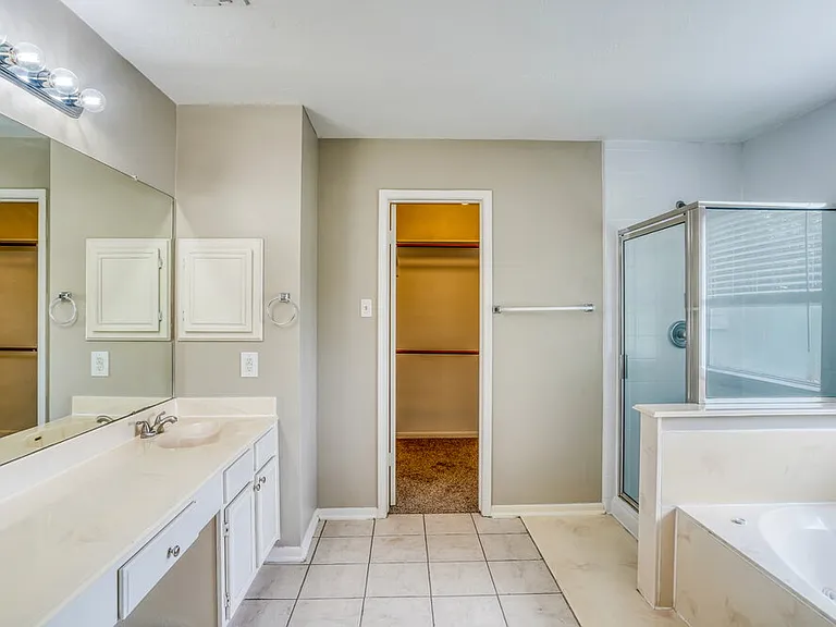 8206 Holmwood Dr — Photo 12