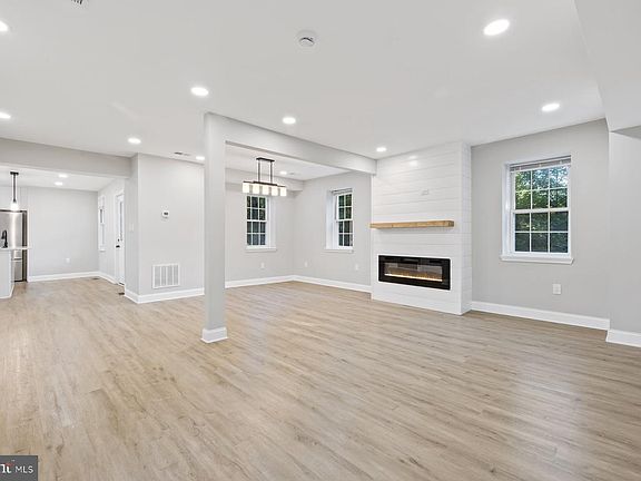 2nd image of 8109 Old Hagerstown Rd