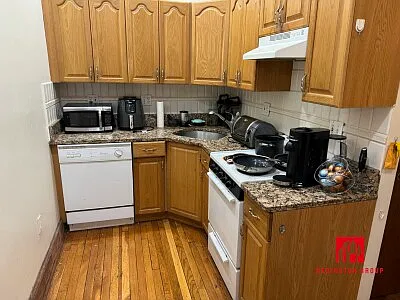 22 Gibbs St #3