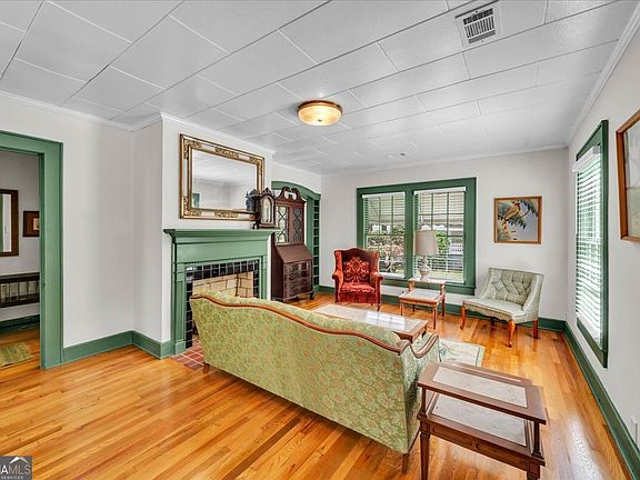 3rd image of 315 2nd St