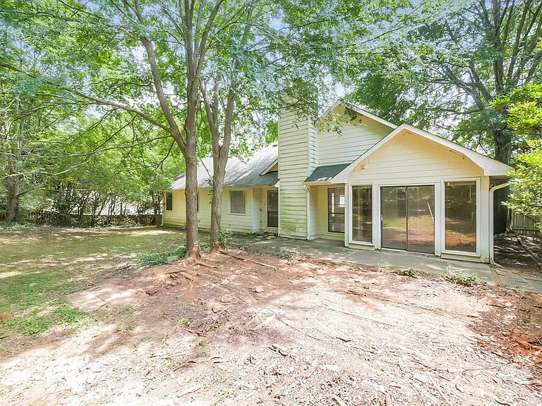 202 Northbridge Dr — Photo 25