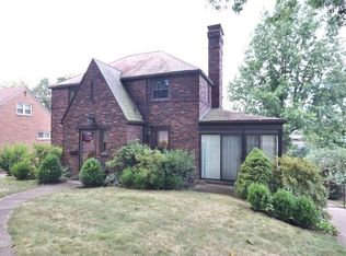 1114 Pinewood Dr, Pittsburgh, PA 15243