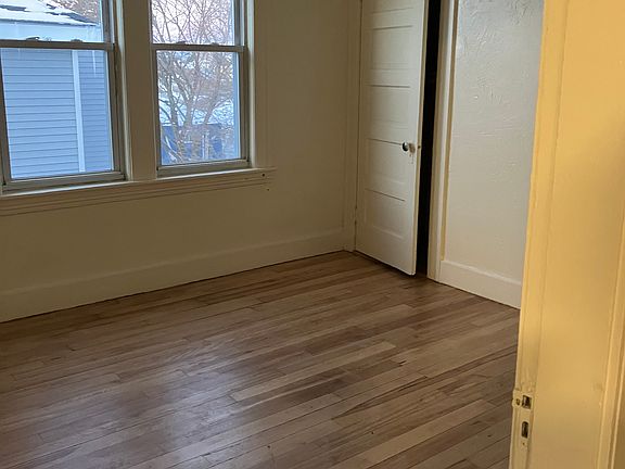 5th image of 8 Shannon St #3