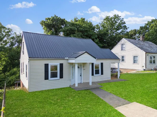 1052 Graves St, Martinsville, VA 24112