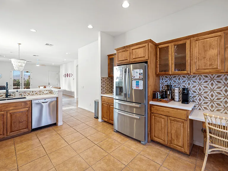 13334 Hidalgo St — Photo 16