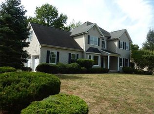1 Hunters Crossing Rd, Somerset, NJ 08873