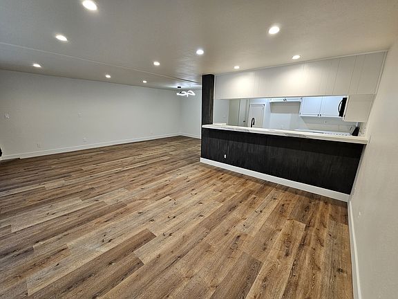 4th image of 4-6345 Denny Ave