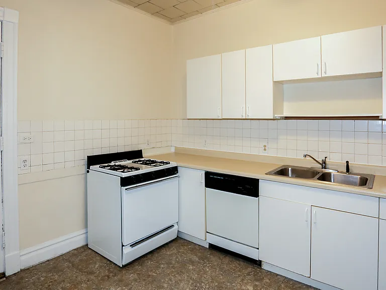849 1/2 W Lill Ave #A — Photo 12