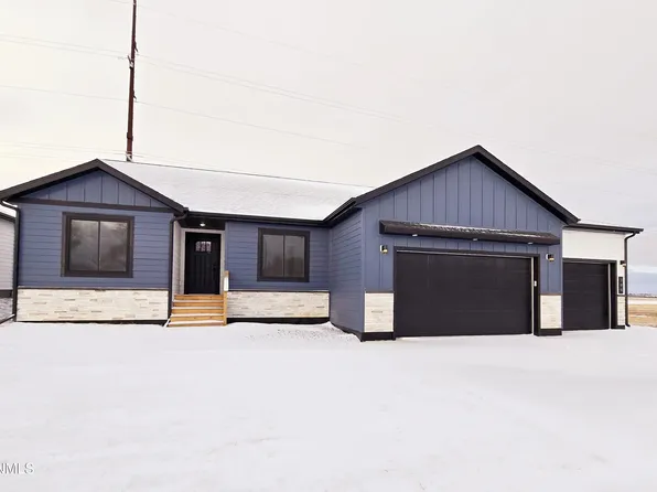 300 7th Ave NE, Watford City, ND 58854