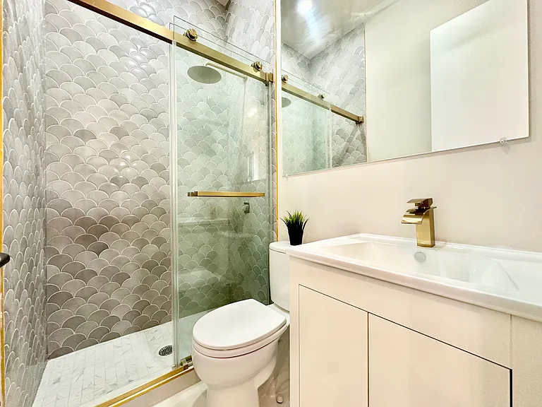 1381 Jefferson Ave #2B — Photo 7